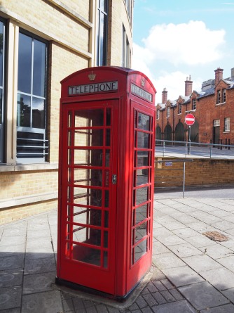 Did you really go to England if you didn't get a red telephon3